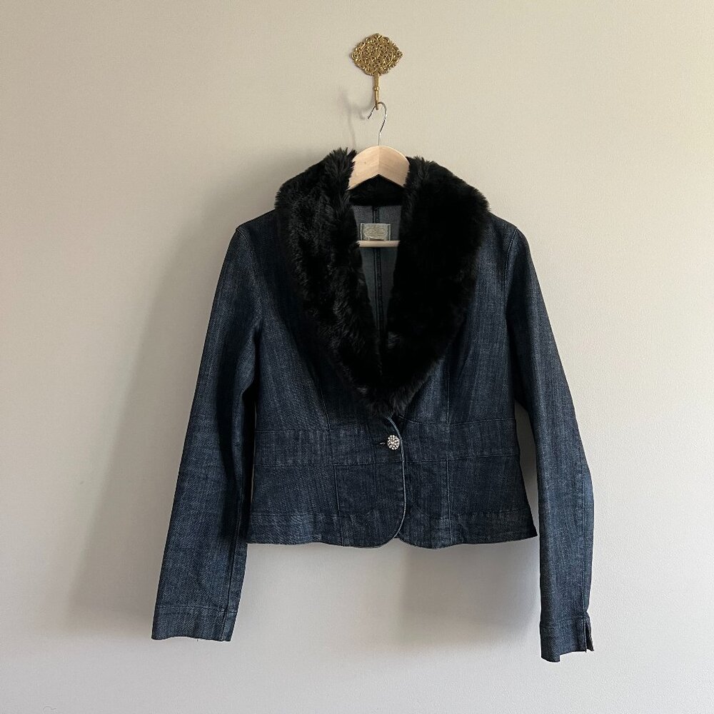 White House Black Market Denim Jacket Size 8 Dark Wash Removable Faux Fur Collar